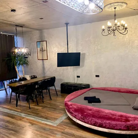 Panoramic Plaza Apartment *
